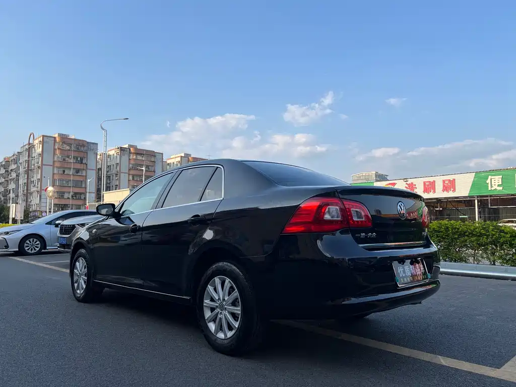 Bora 2012 1.6L automatic luxury model купить на сайте DeffCars