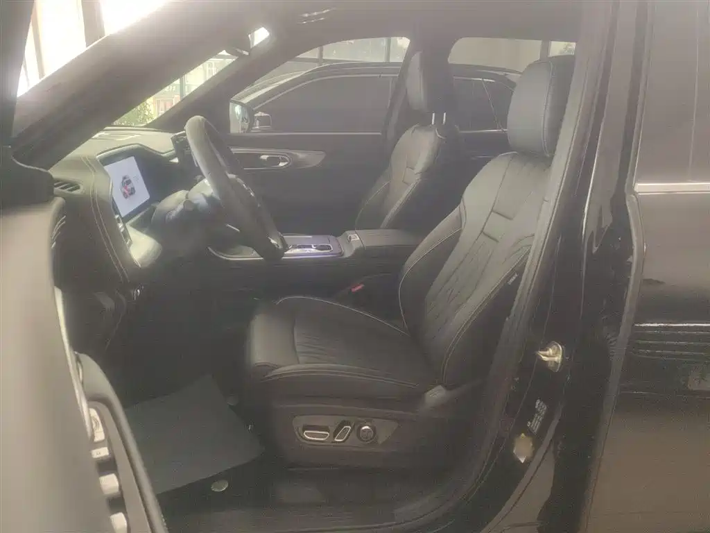 Trumpchi GS8 2024 Pilot Series 2.0TGDI 2WD Luxury Connected Edition 7 Seats купить на сайте DeffCars
