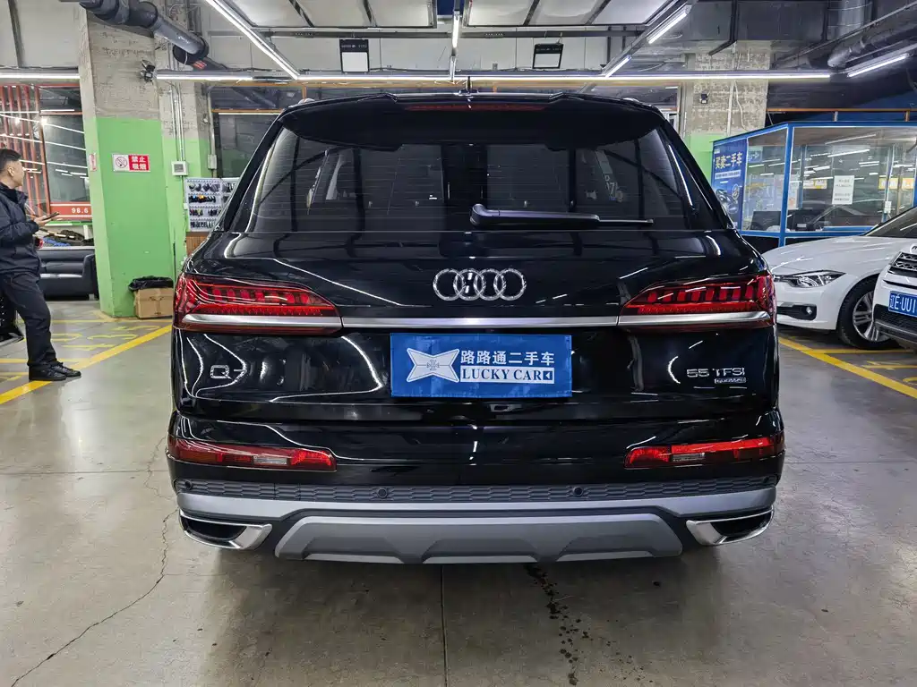 Audi Q7 2023 55 TFSI quattro S line sports купить на сайте DeffCars