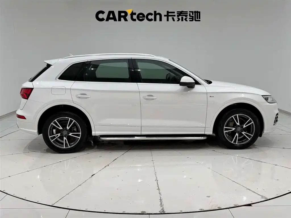 Audi Q5L 2018 45 TFSI Exclusive Fashion Model National V купить на сайте DeffCars