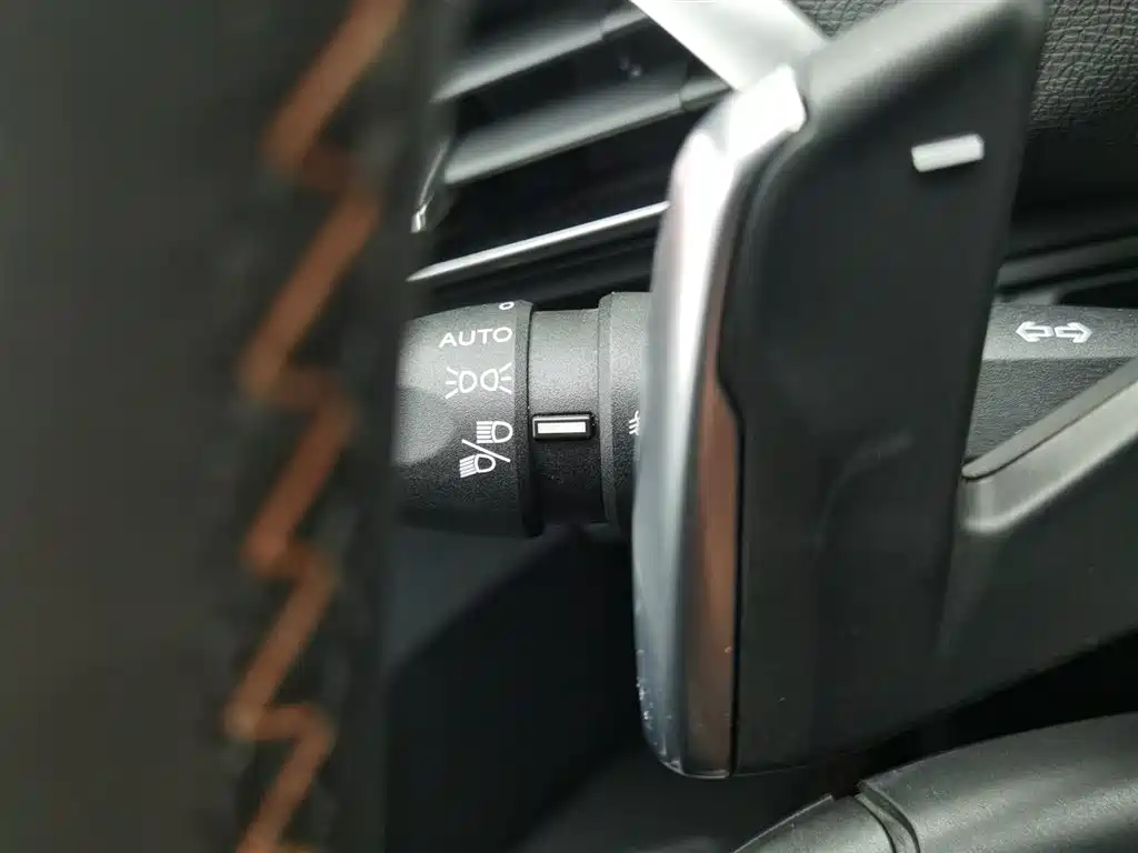 Peugeot 5008 2017 350THP 7-seater Elite Edition купить на сайте DeffCars