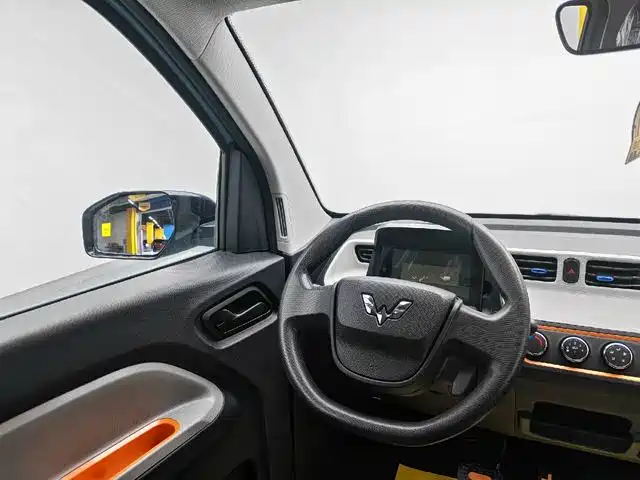 Hongguang MINIEV 2022 Relaxed Lithium Iron Phosphate купить на сайте DeffCars