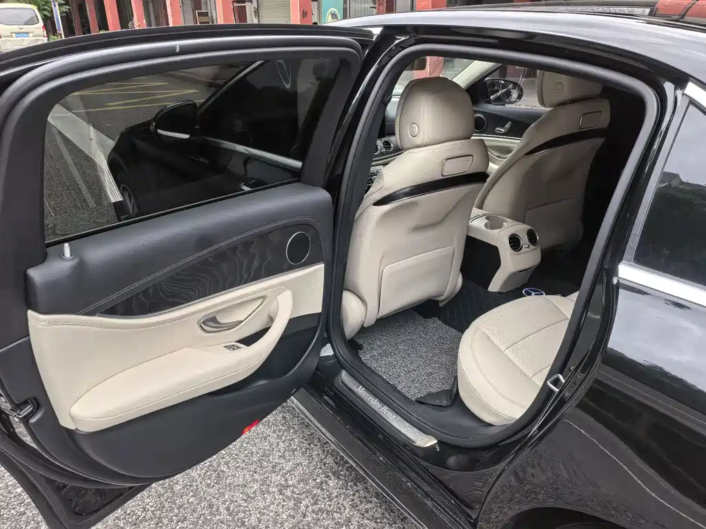 Mercedes E-Class 2016 E200L Sport купить на сайте DeffCars