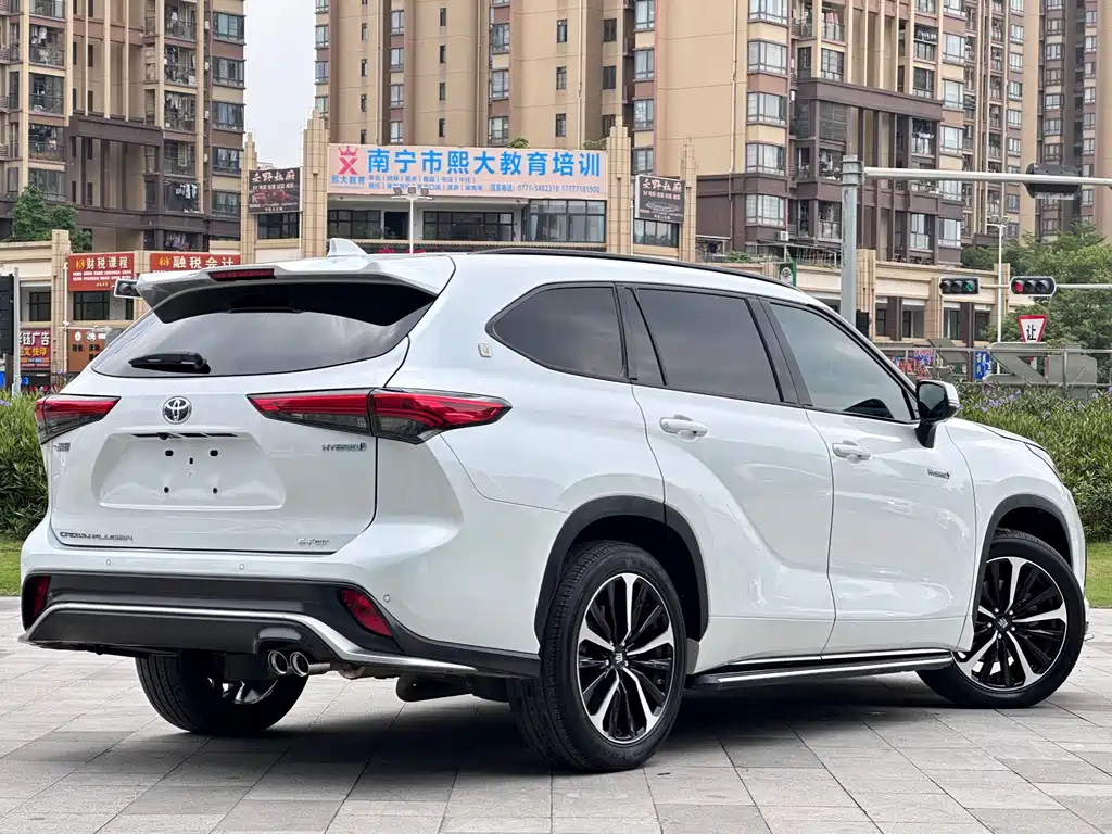 Crown Lufang 2021 2.5L HEV four-wheel drive premium version купить на сайте DeffCars