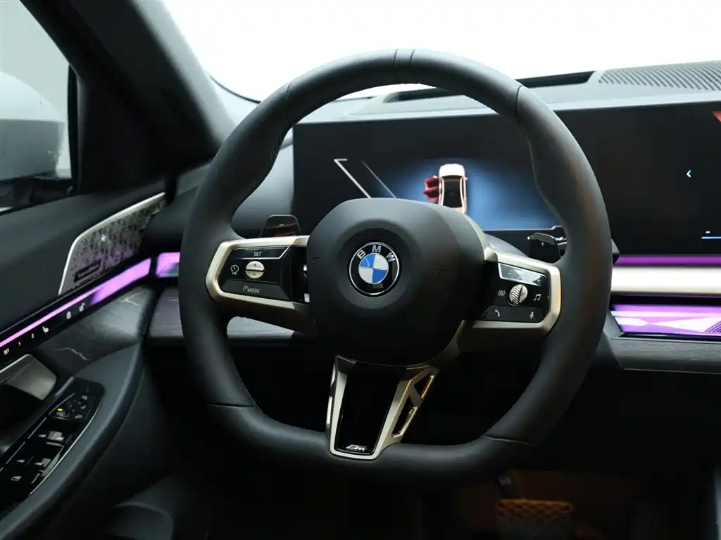 BMW 5 Series 2025 530Li Exclusive M Sports Package купить на сайте DeffCars