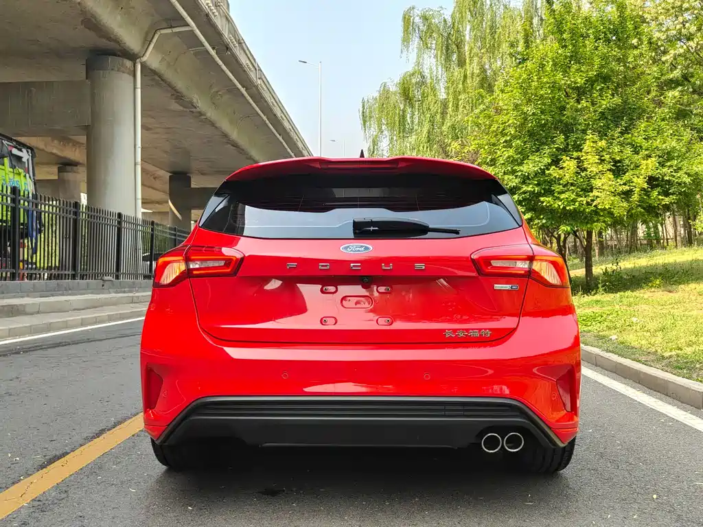 Focus 2020 Hatchback EcoBoost 180 Automatic ST Line купить на сайте DeffCars