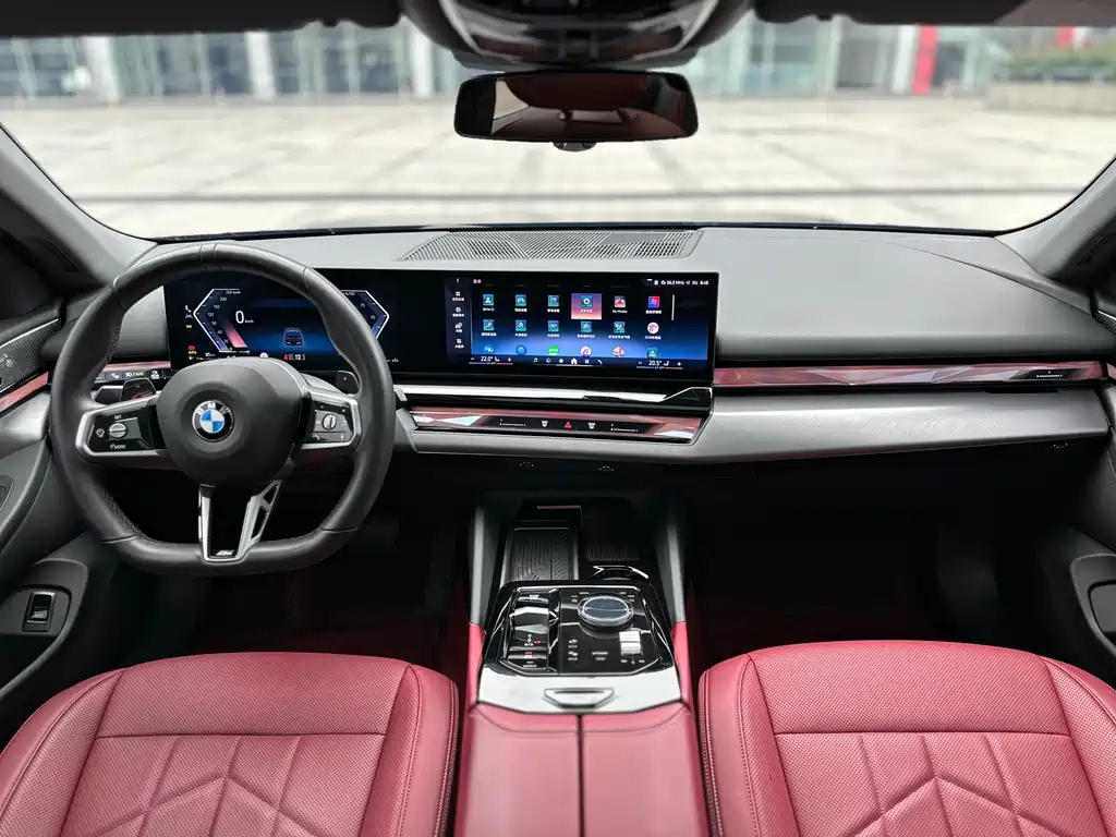 BMW 5 Series 2024 530Li Leading M Sports Package купить на сайте DeffCars
