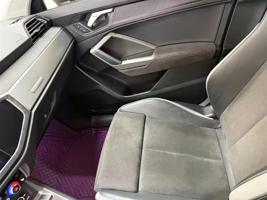 Audi Q3 2022 35 TFSI Fashionable and Dynamic купить на сайте DeffCars