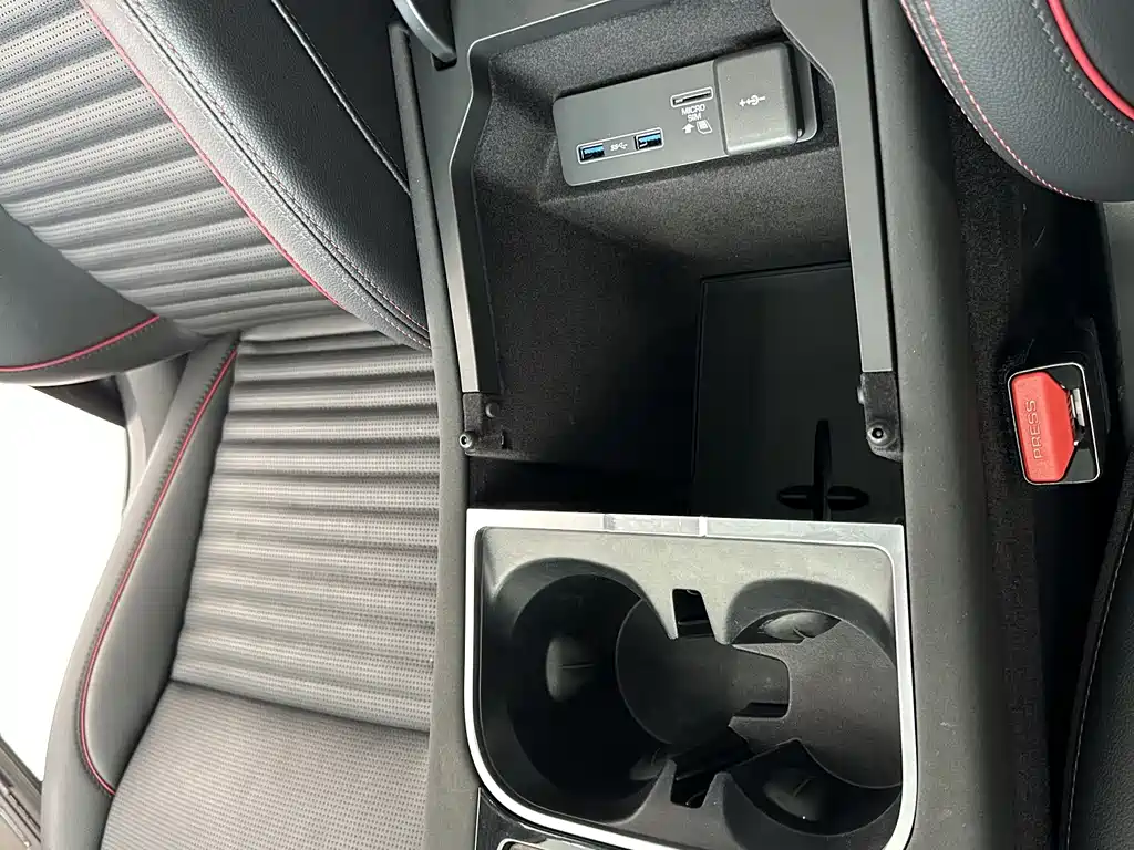 Discovery Sport 2020 249PS R-Dynamic Performance Edition купить на сайте DeffCars