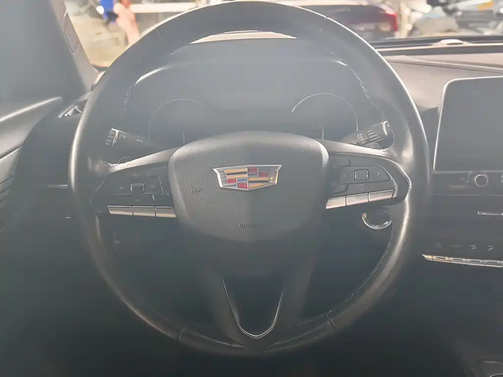 Cadillac CT4 2021 28T Fashion Model купить на сайте DeffCars