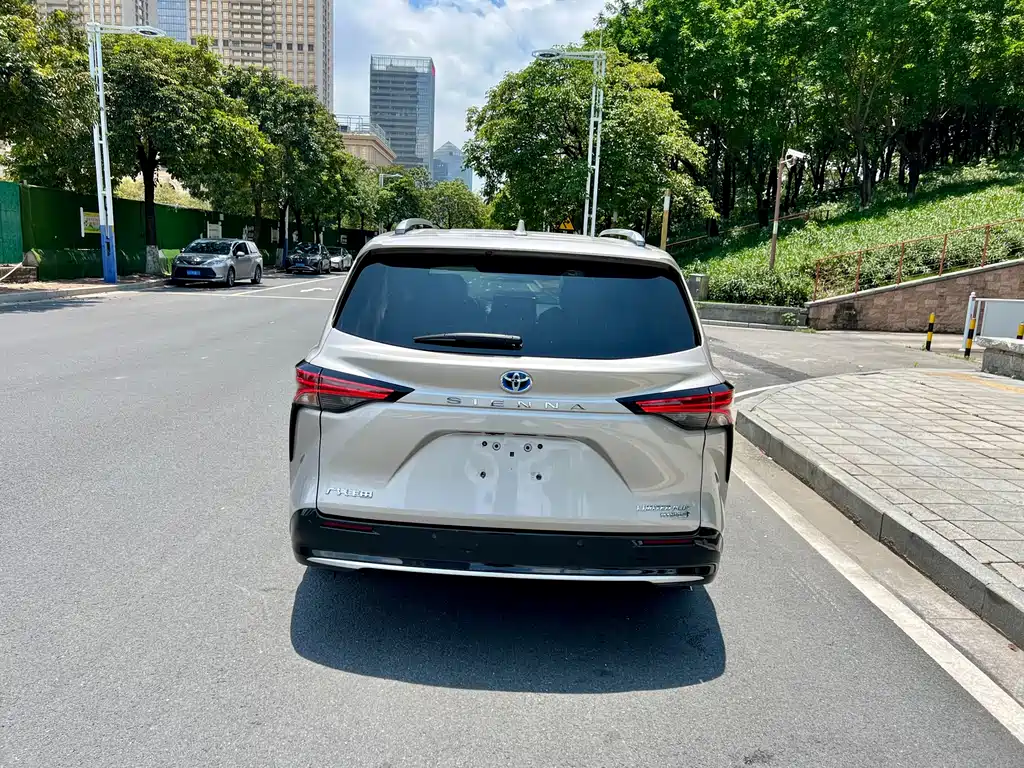 SIENNA 2021 2.5L Hybrid Extreme Edition купить на сайте DeffCars