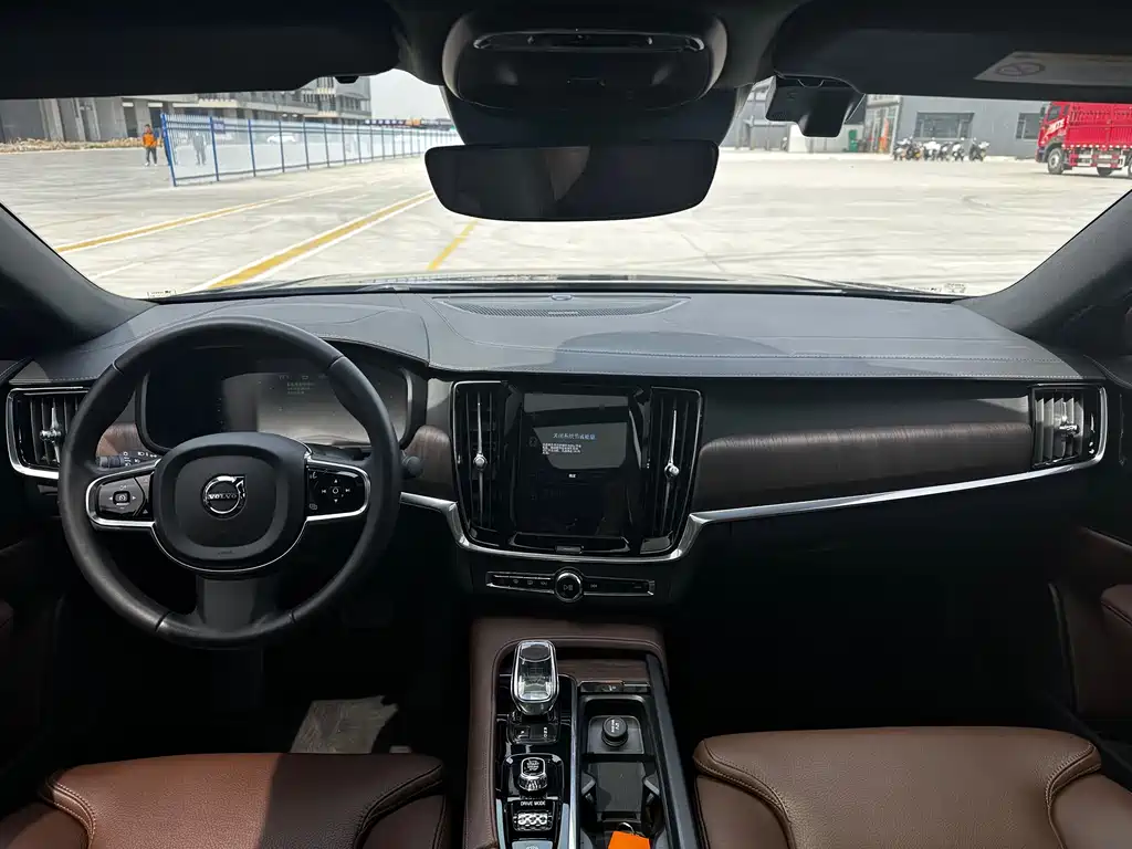 Volvo S90 2021 B5 Zhiyuan Luxury Edition купить на сайте DeffCars