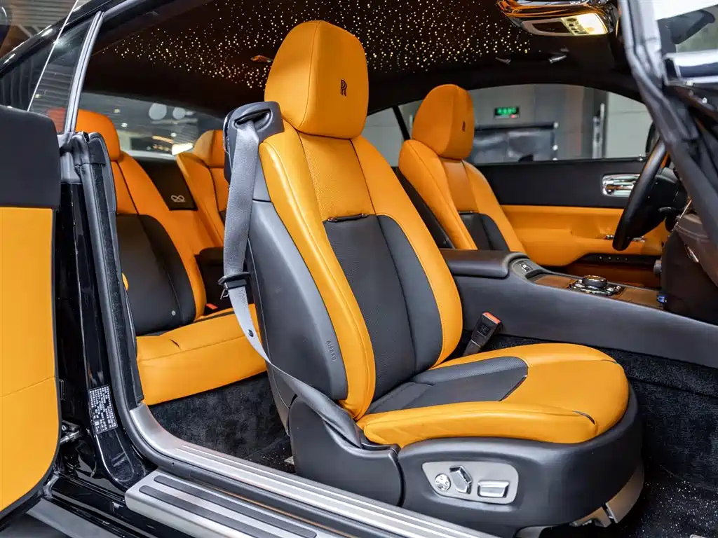 Phantom 2018 6.6T Black Badge купить на сайте DeffCars
