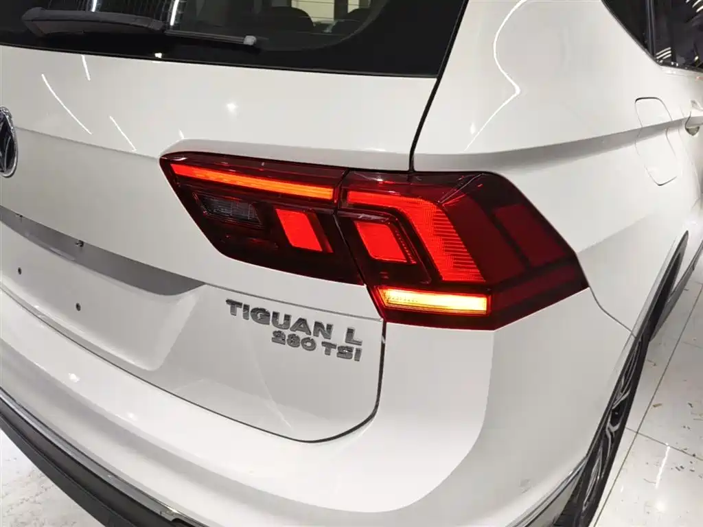 Tiguan L 2018 280TSI automatic two-wheel drive comfort version купить на сайте DeffCars