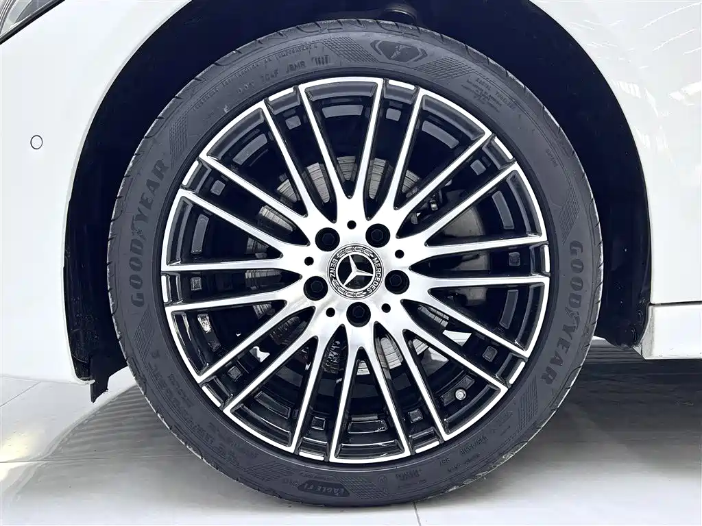 Mercedes-Benz C-Class 2023 facelift C 200 L sports version купить на сайте DeffCars