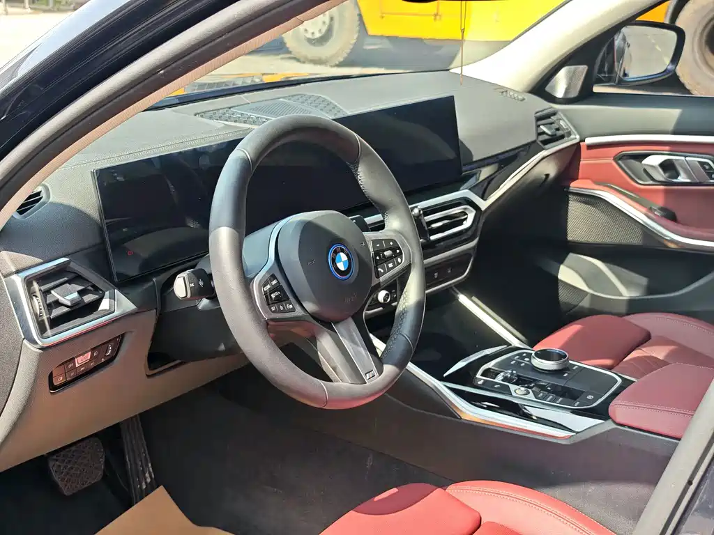 BMW i3 2024 eDrive 35 L купить на сайте DeffCars