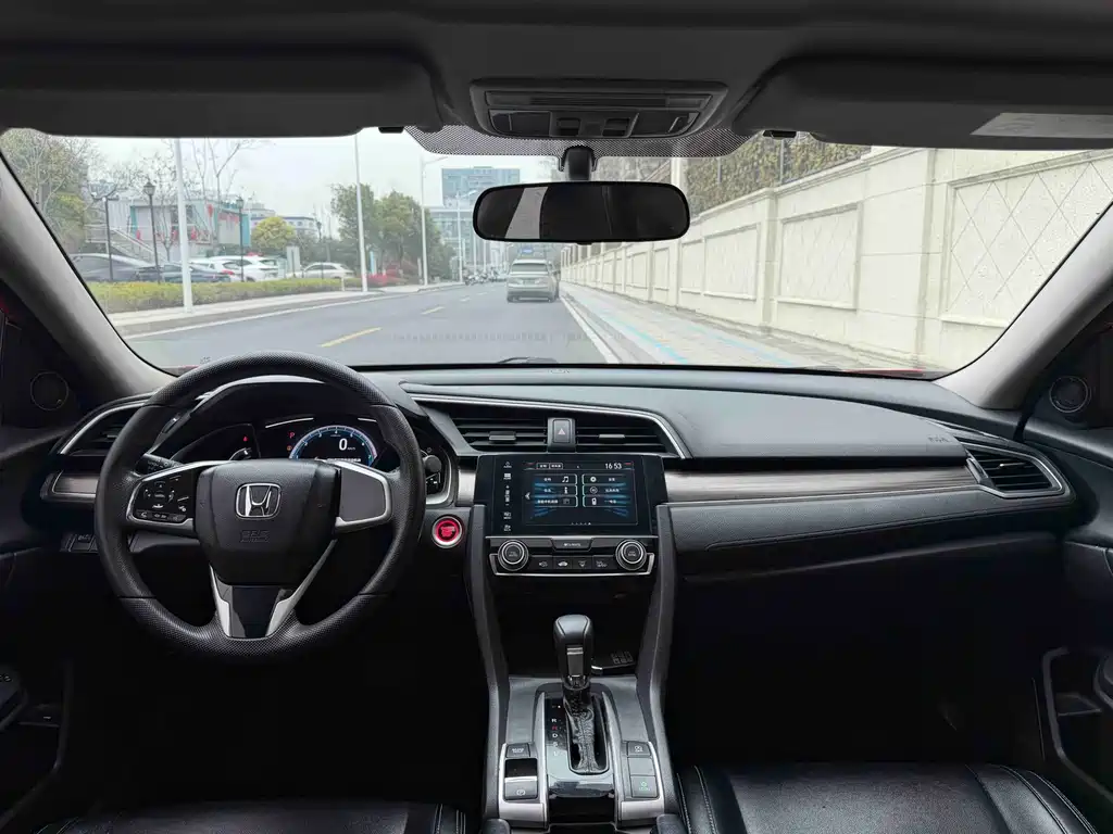 Civic 2019 220TURBO CVT Dynamic Edition National V купить на сайте DeffCars