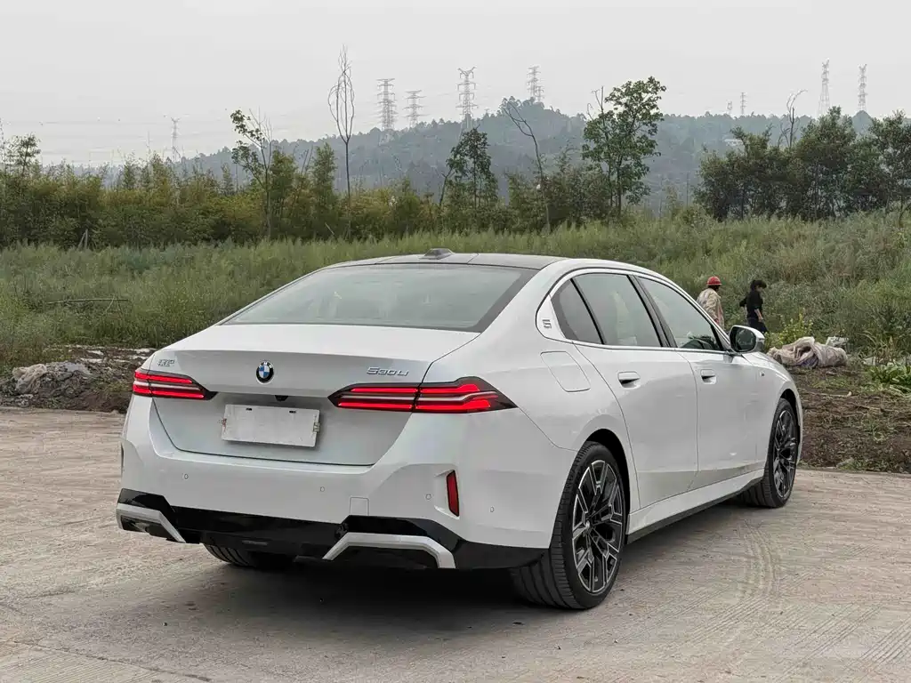 BMW 5 Series 2025 530Li Exclusive M Sports Package купить на сайте DeffCars