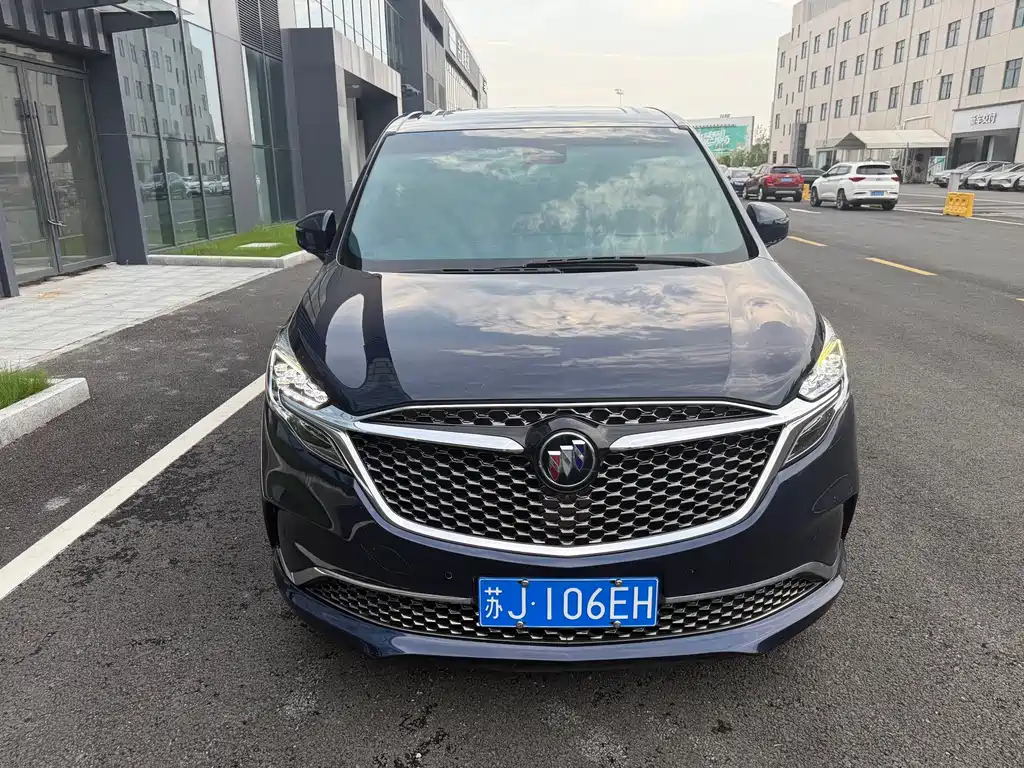 Buick GL8 2020 Avenir Four Seater Exclusive Edition купить на сайте DeffCars