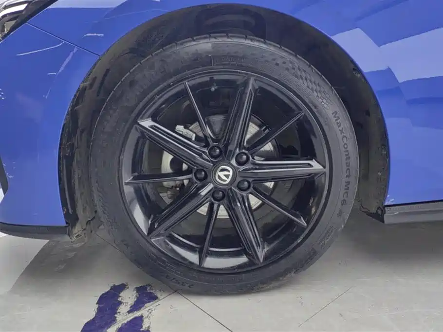 Changan UNI-V 2022 1.5T premium model купить на сайте DeffCars
