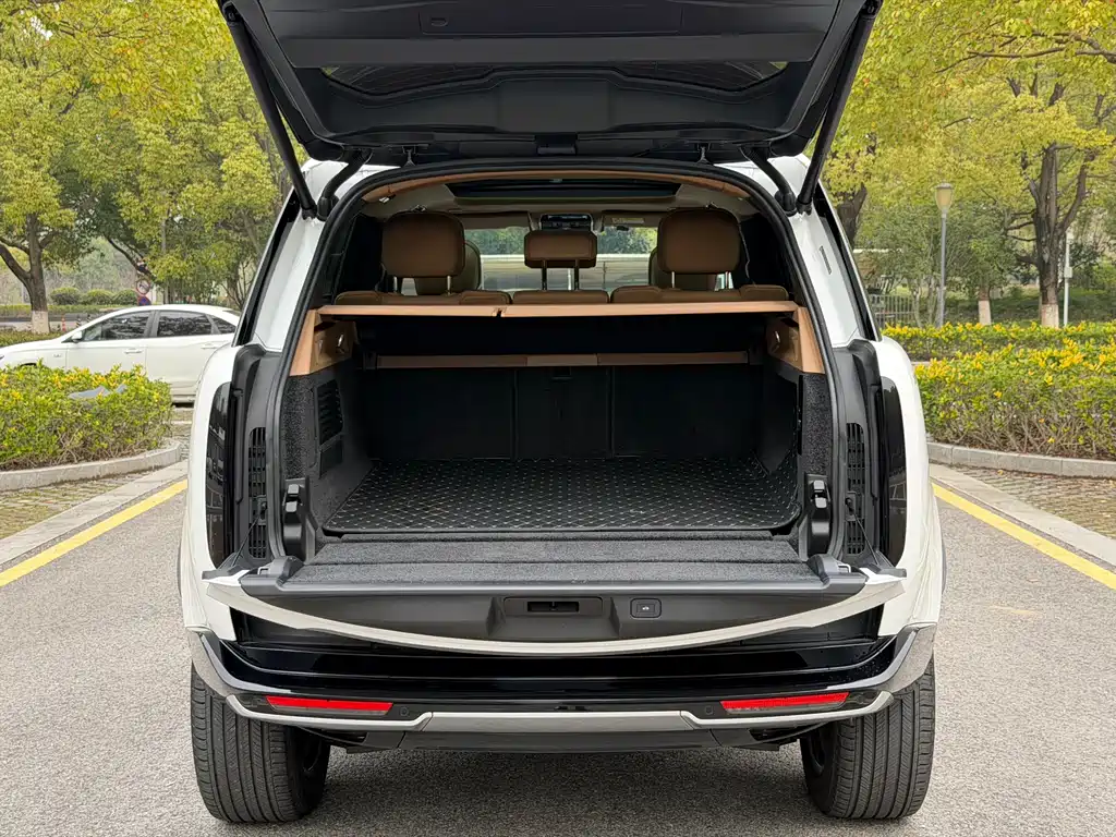 Range Rover 2023 3.0 L6 400PS Genesis Extended Edition купить на сайте DeffCars