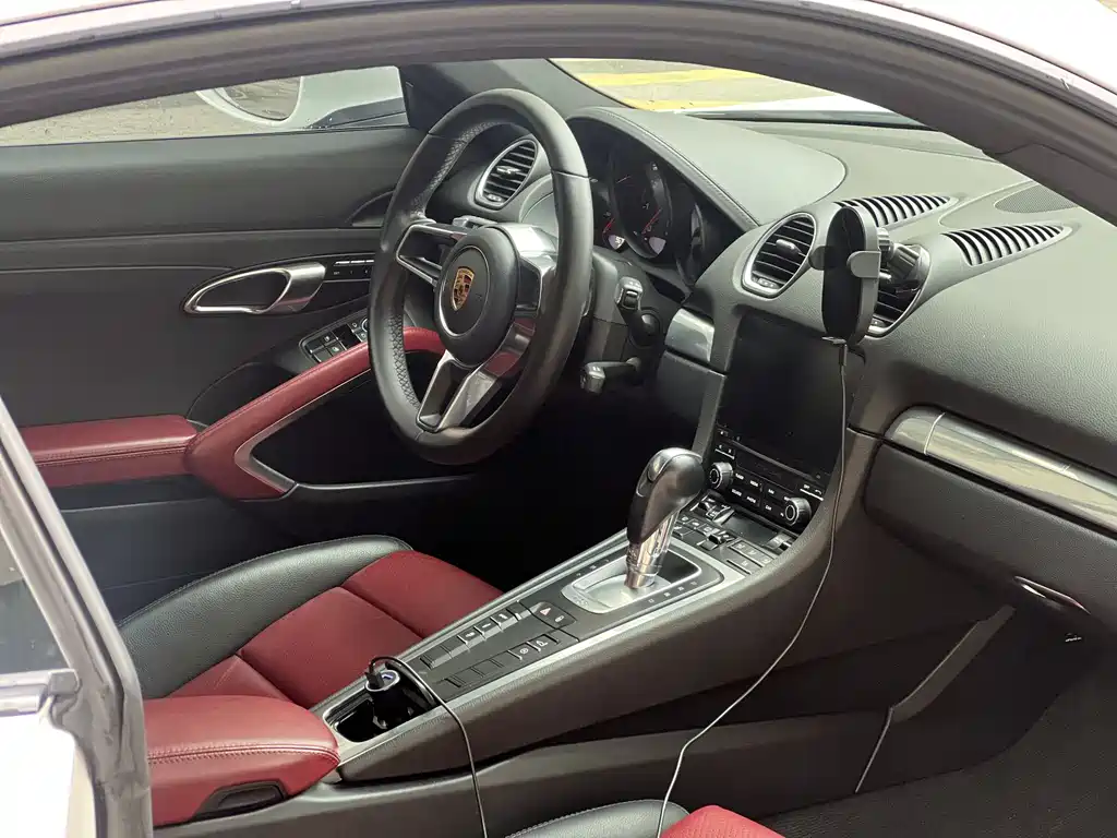 Porsche 718 2016 Cayman 2.0T купить на сайте DeffCars