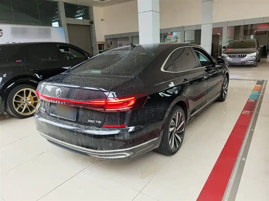 Passat 2022 330TSI Deluxe Edition купить на сайте DeffCars