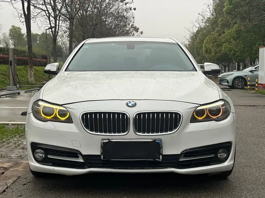 BMW 5 Series 2014 525Li Leading Model купить на сайте DeffCars