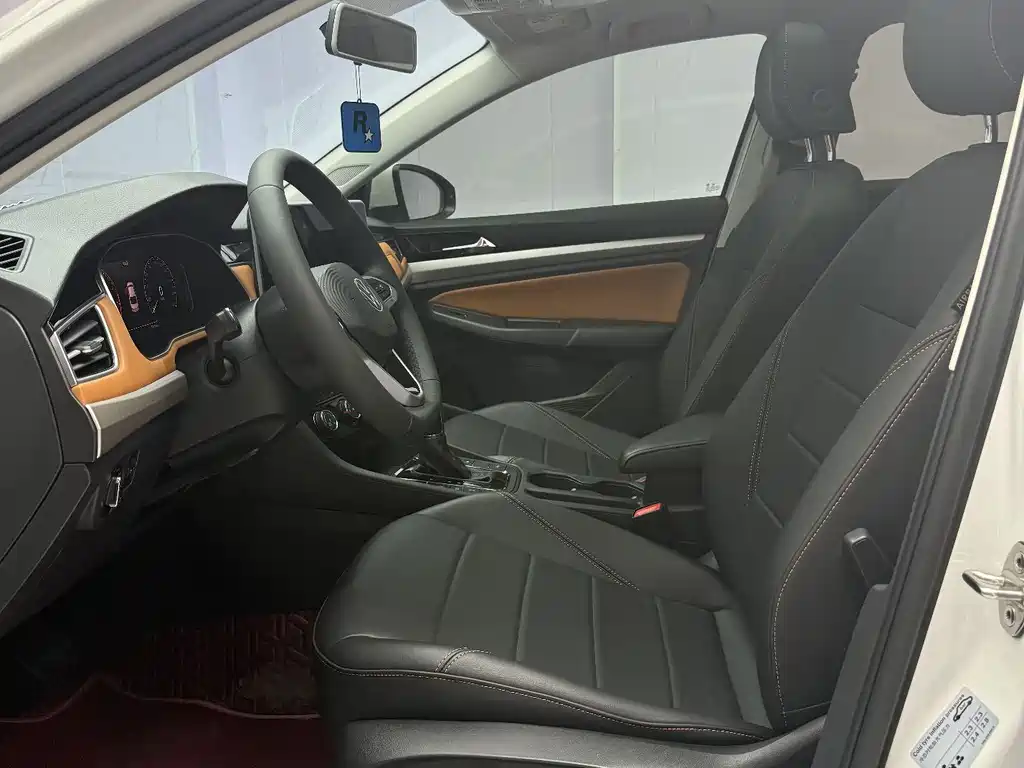 Bora 2023 model 200TSI DSG Yuexing PRO version купить на сайте DeffCars
