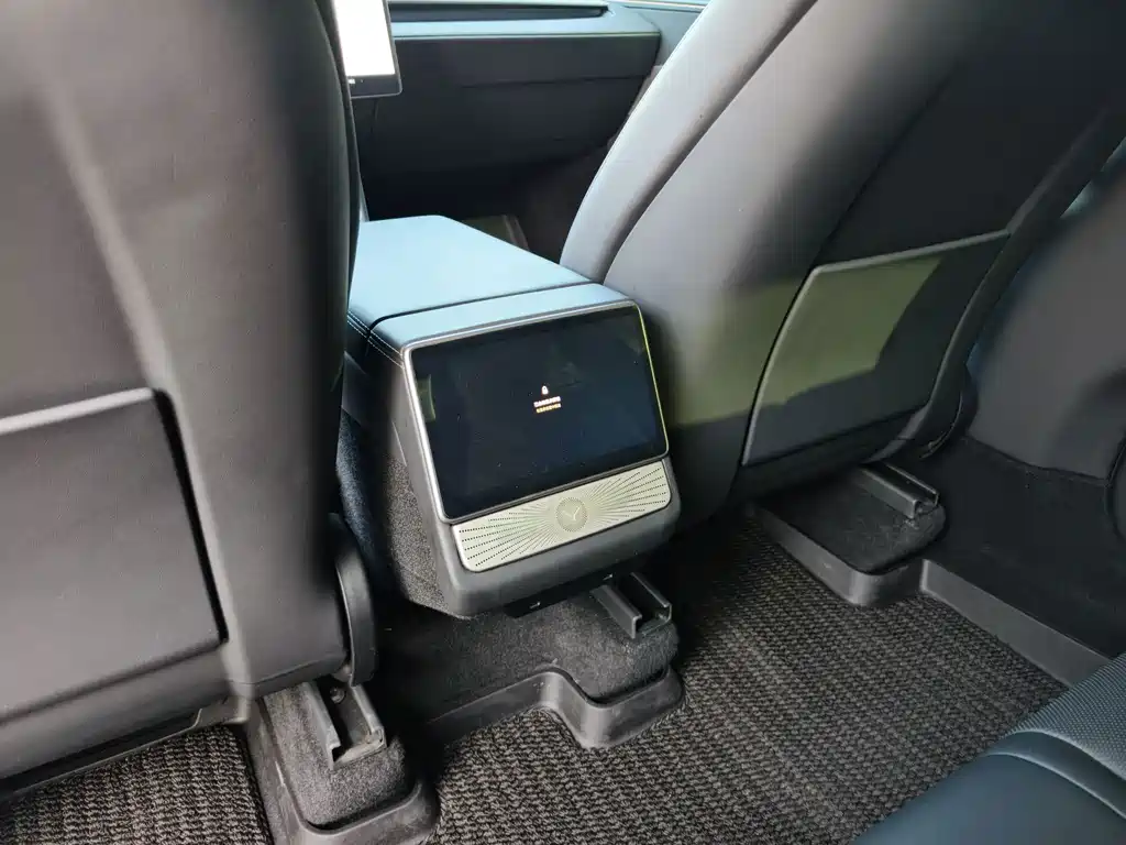 Model Y 2025 rear-wheel drive version купить на сайте DeffCars
