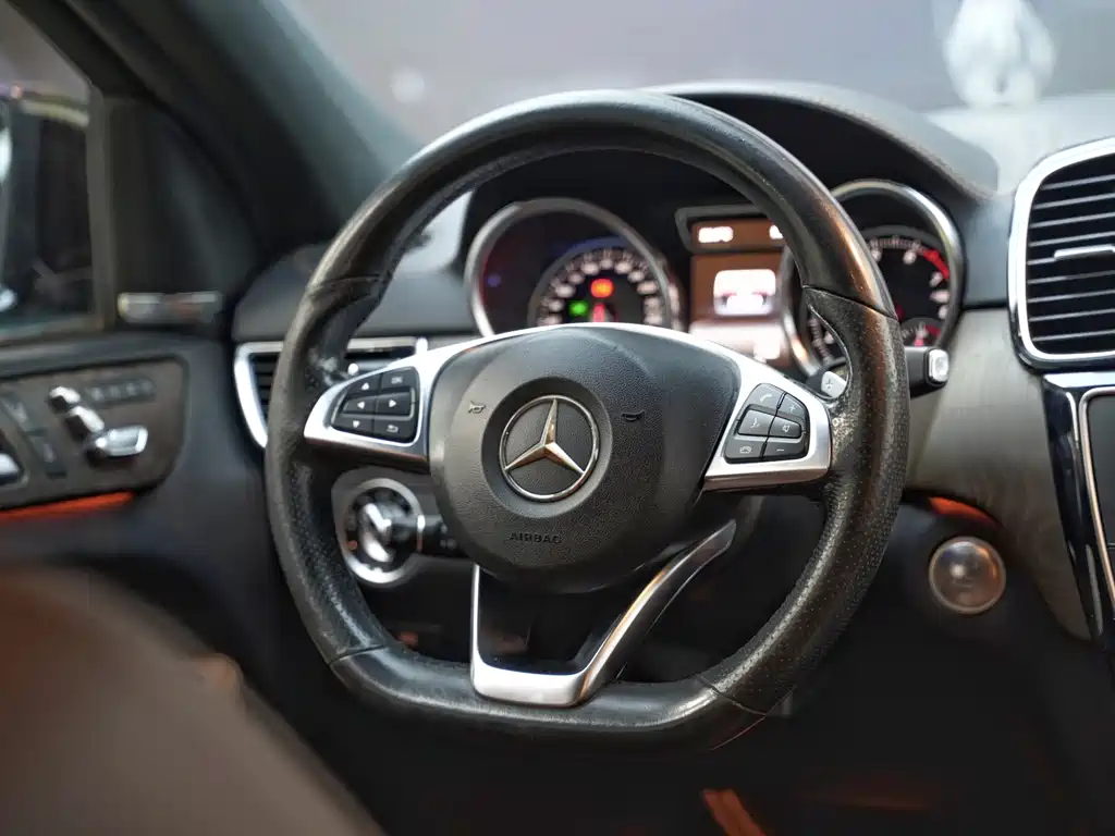 Mercedes-Benz GLE Coupe AMG 2017 AMG GLE 43 4MATIC Coupe SUV купить на сайте DeffCars