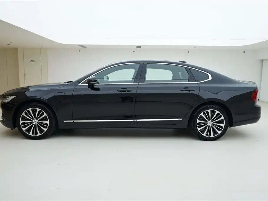 Volvo S90 plug-in hybrid 2025 plug-in hybrid four-wheel drive long range Zhiyi luxury version купить на сайте DeffCars