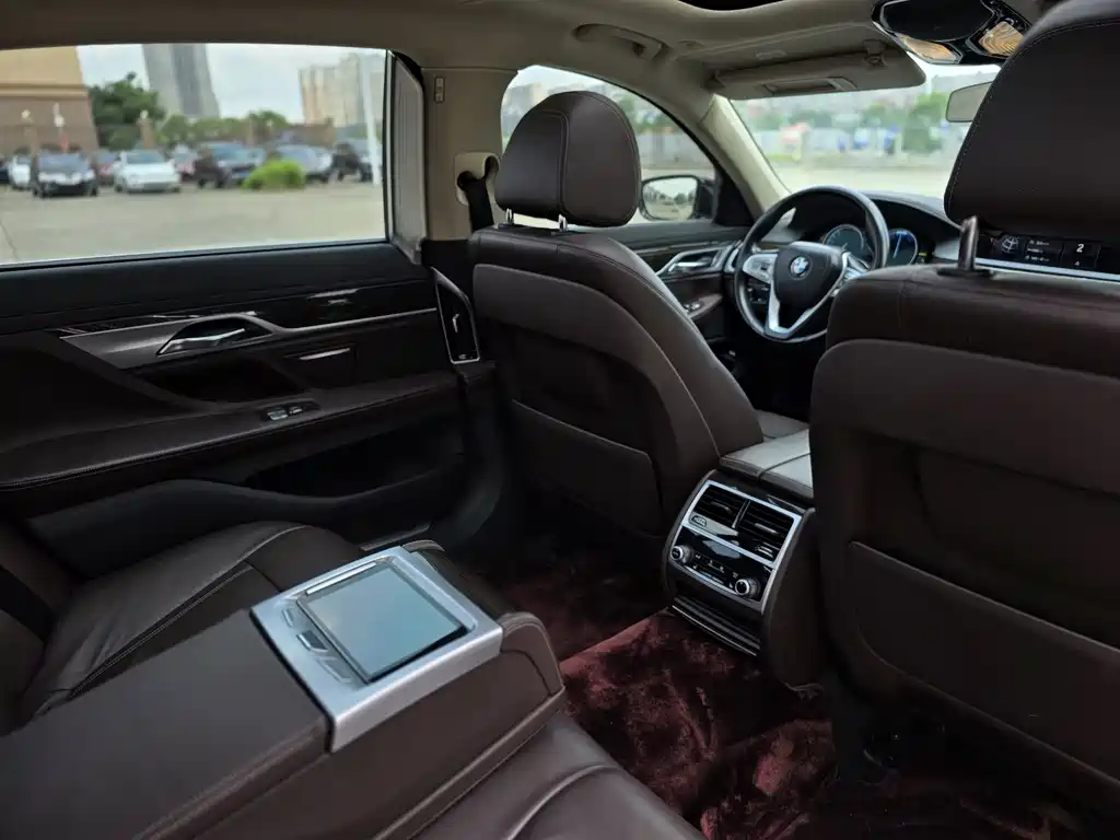 BMW 7 Series 2016 730Li Leading Model купить на сайте DeffCars