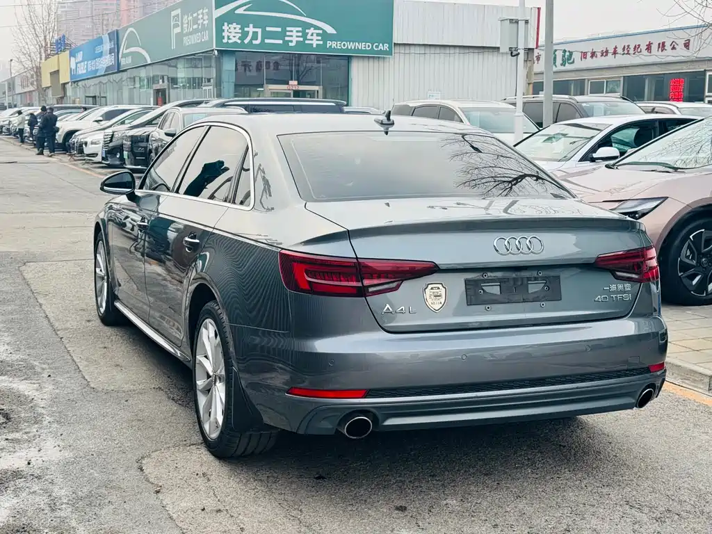 Audi A4L 2018 30th Anniversary Model 40 TFSI Fashion Model купить на сайте DeffCars