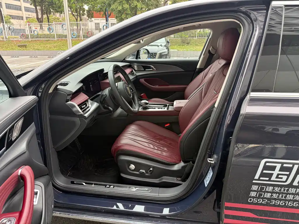 Hongqi H5 2024 2.0T automatic smart connected flag version купить на сайте DeffCars