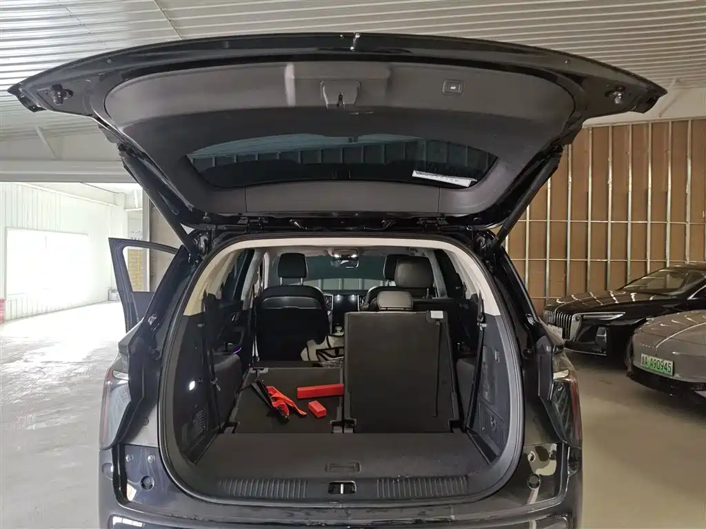 Hongqi HS7 PHEV 2024 2.0T PHEV four-wheel drive Qichang version 6 seats купить на сайте DeffCars