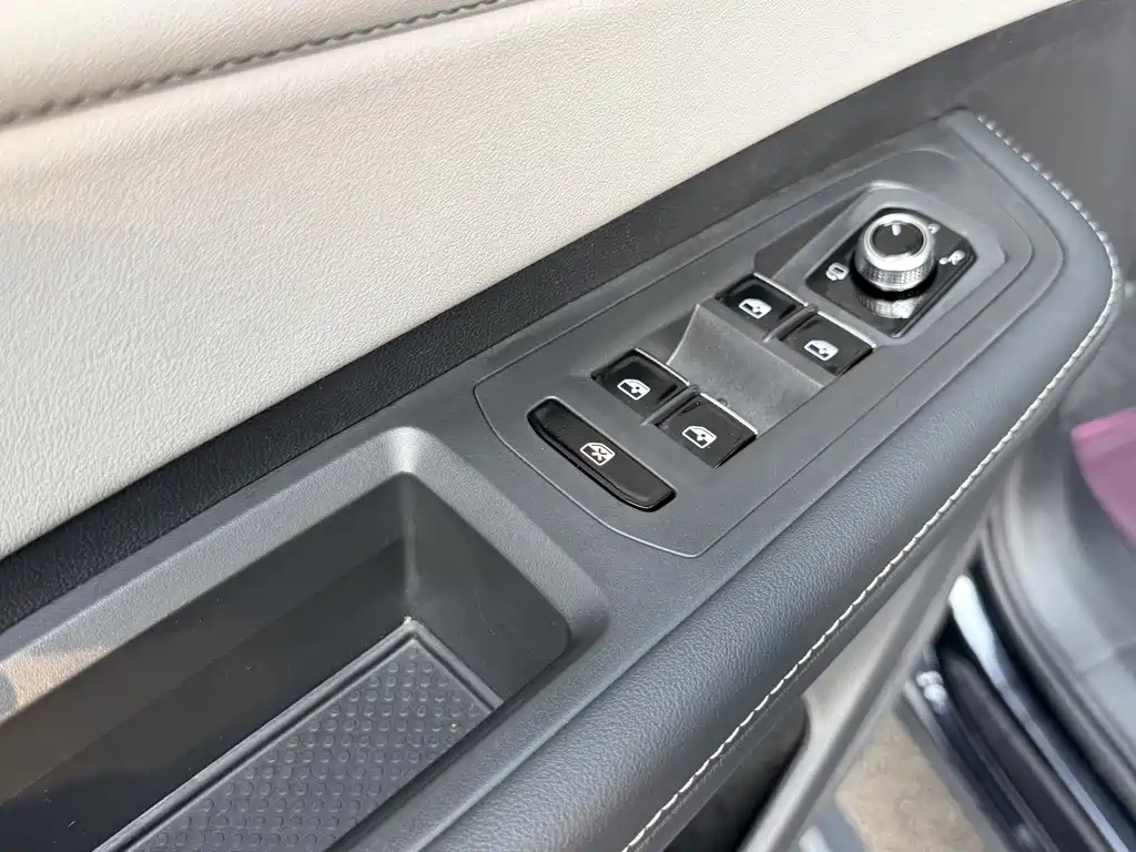 Touron 2023 380TSI four-wheel drive luxury version купить на сайте DeffCars
