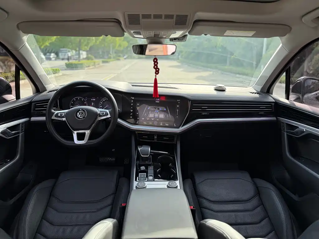 Touareg 2019 2.0TSI Sharp Wing Edition National VI купить на сайте DeffCars