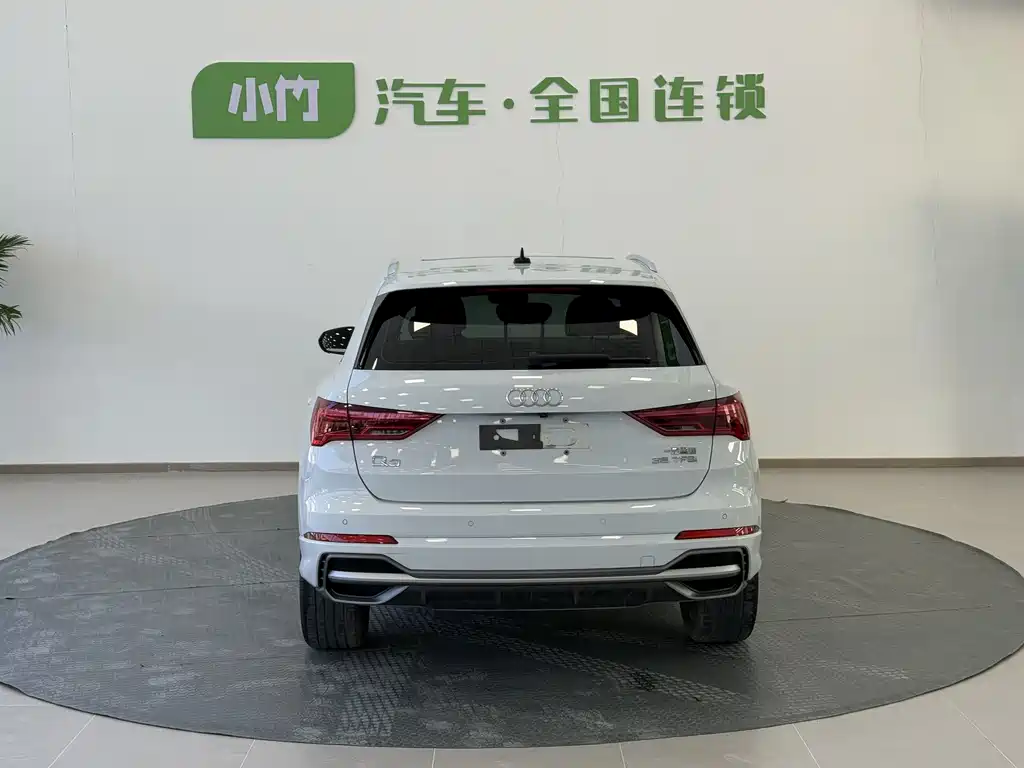 Audi Q3 2022 35 TFSI Fashionable and Dynamic купить на сайте DeffCars