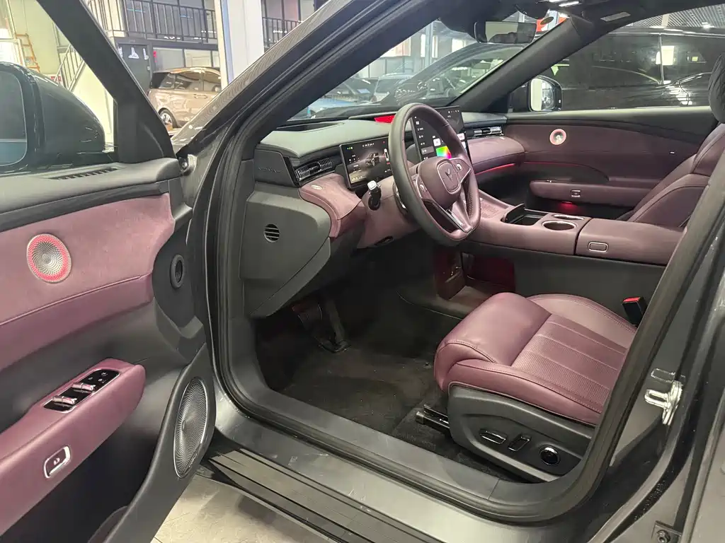 Lantu FREE 2025 FREE+ four-wheel drive Qiankun version купить на сайте DeffCars