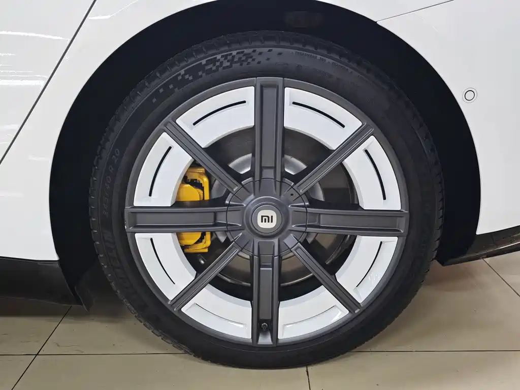 Xiaomi SU7 2024 rear-drive ultra-long battery life high-end smart driving Pro version купить на сайте DeffCars
