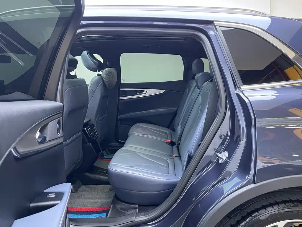 Voyager 2022 2.7T four-wheel drive elegant version купить на сайте DeffCars