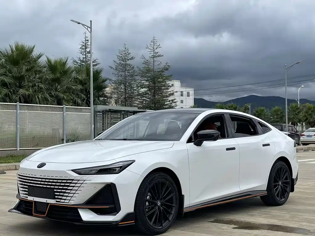 Changan UNI-V 2023 1.5T sports version купить на сайте DeffCars
