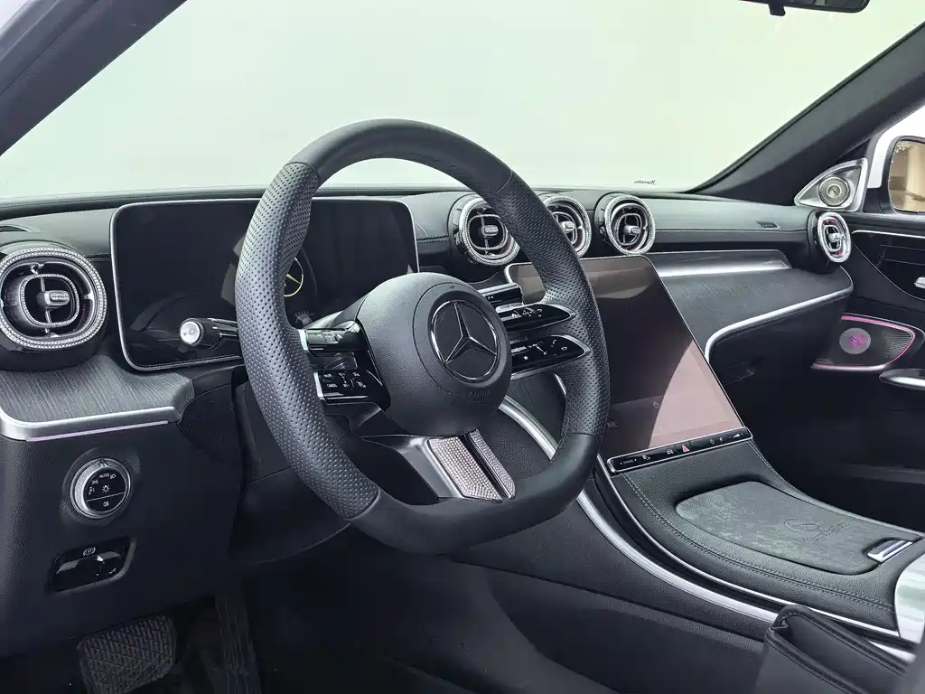 Mercedes-Benz C-Class 2024 facelift C 260 L sports version купить на сайте DeffCars