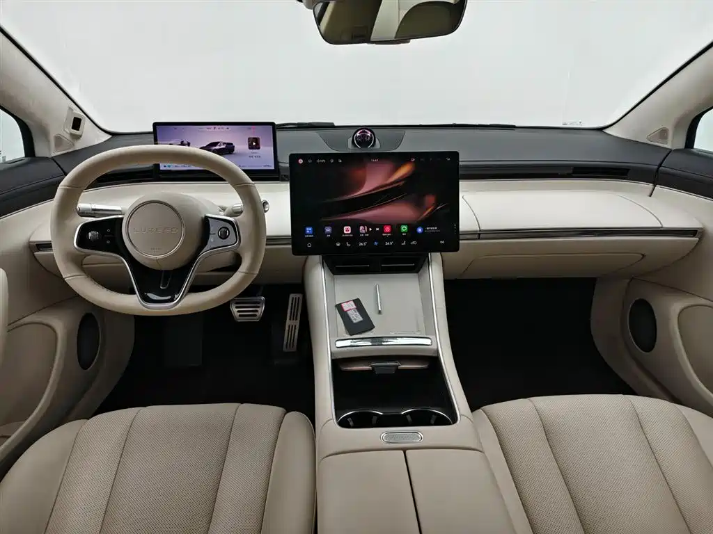 Zhijie S7 2025 model 705km Max купить на сайте DeffCars