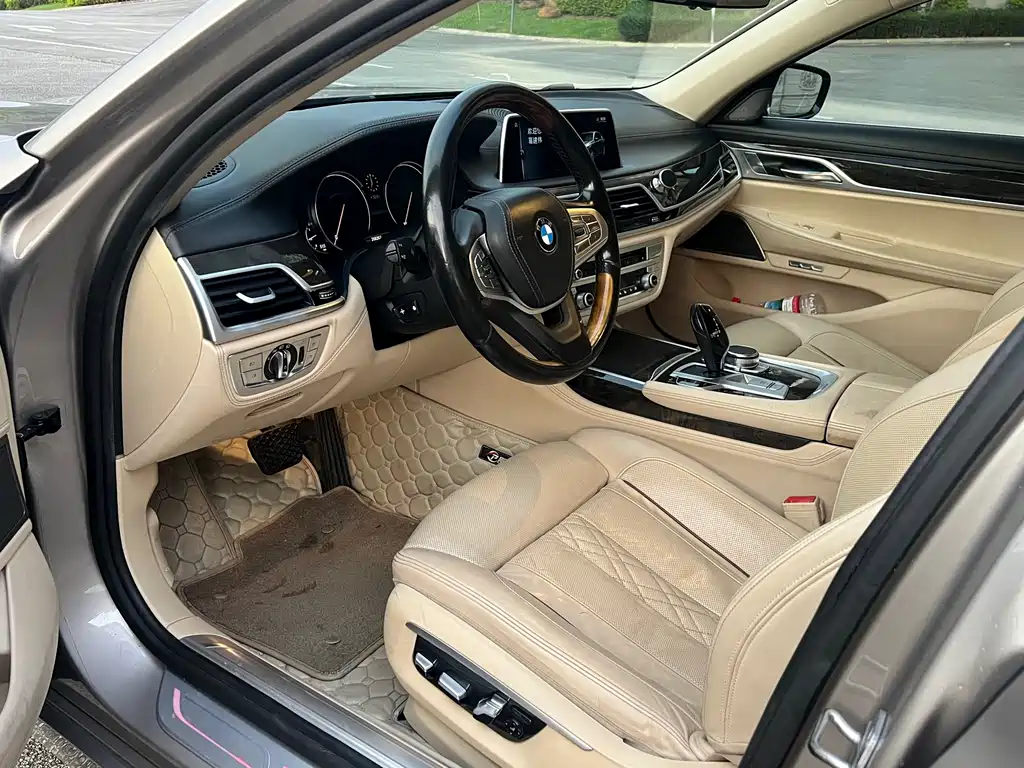 BMW 7 Series 2016 730Li Luxury купить на сайте DeffCars