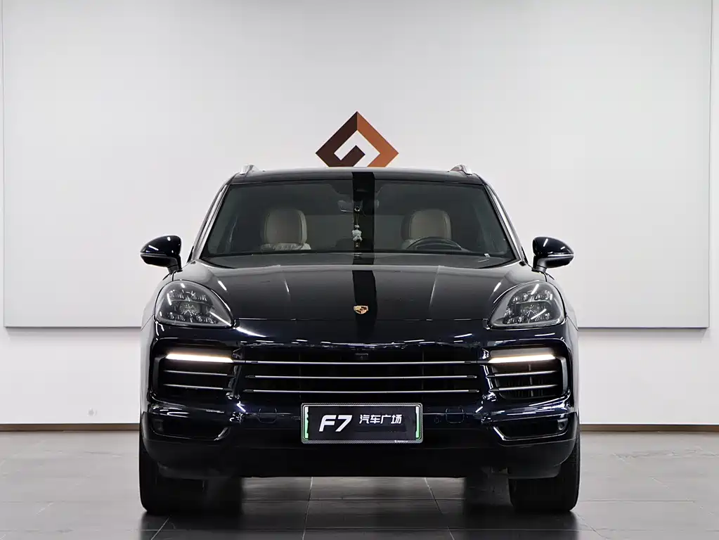 Cayenne New Energy 2021 Cayenne E-Hybrid 2.0T купить на сайте DeffCars
