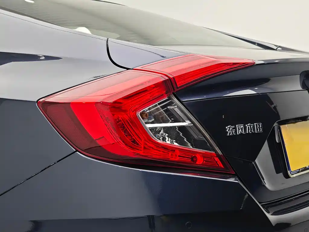 Civic 2019 220TURBO CVT Dynamic Edition National VI купить на сайте DeffCars
