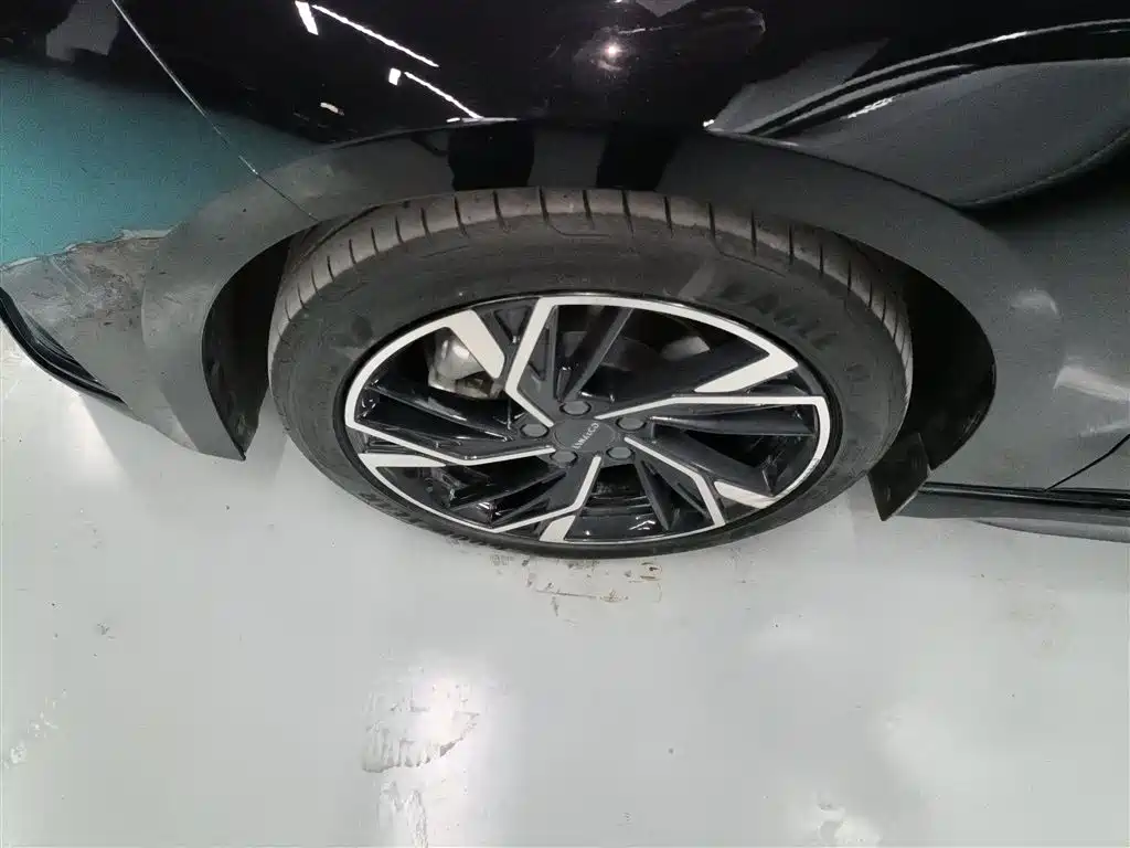 Lynk & Co 03 2023 2.0TD DCT Pro купить на сайте DeffCars