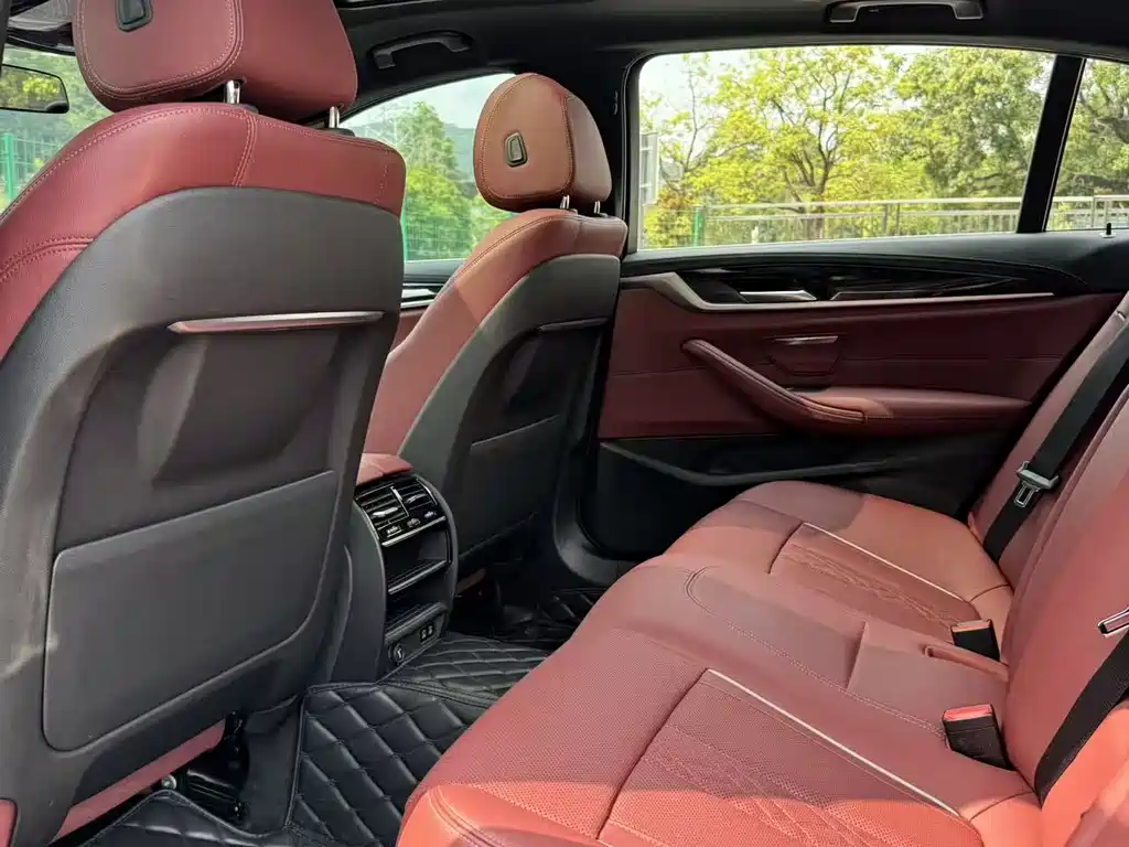 BMW 5 Series 2022 525Li M Sports Package купить на сайте DeffCars